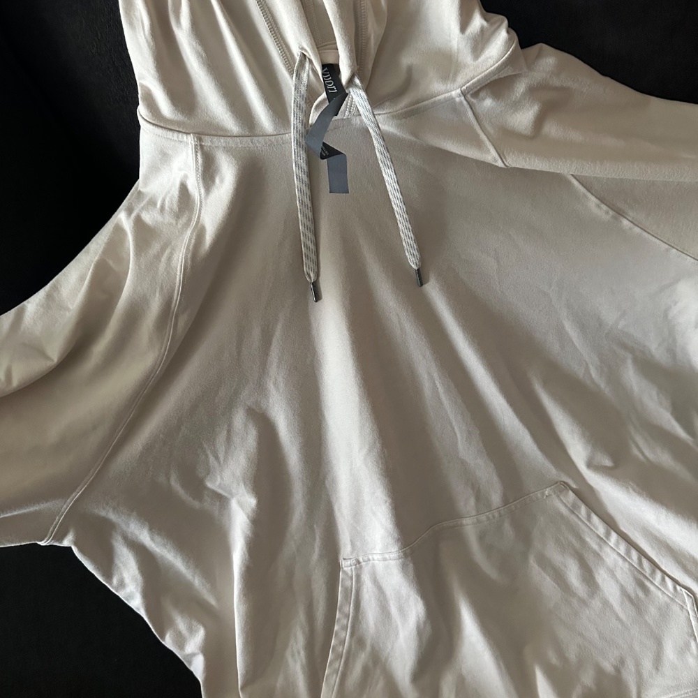 Vuori halo oversized hoodie